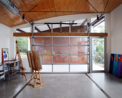 Tidy-bright-and-beautiful-garage-art-studio
